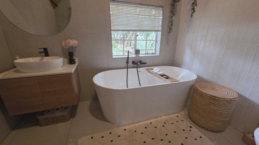 4 Bedroom Property for Sale in Wilkoppies North West